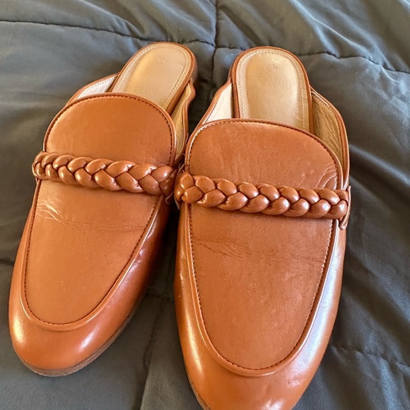 🤍🤍 3/20 BUNDLE DEAL Women's Tan Loafers with Braided Detail - Picture 2 of 4